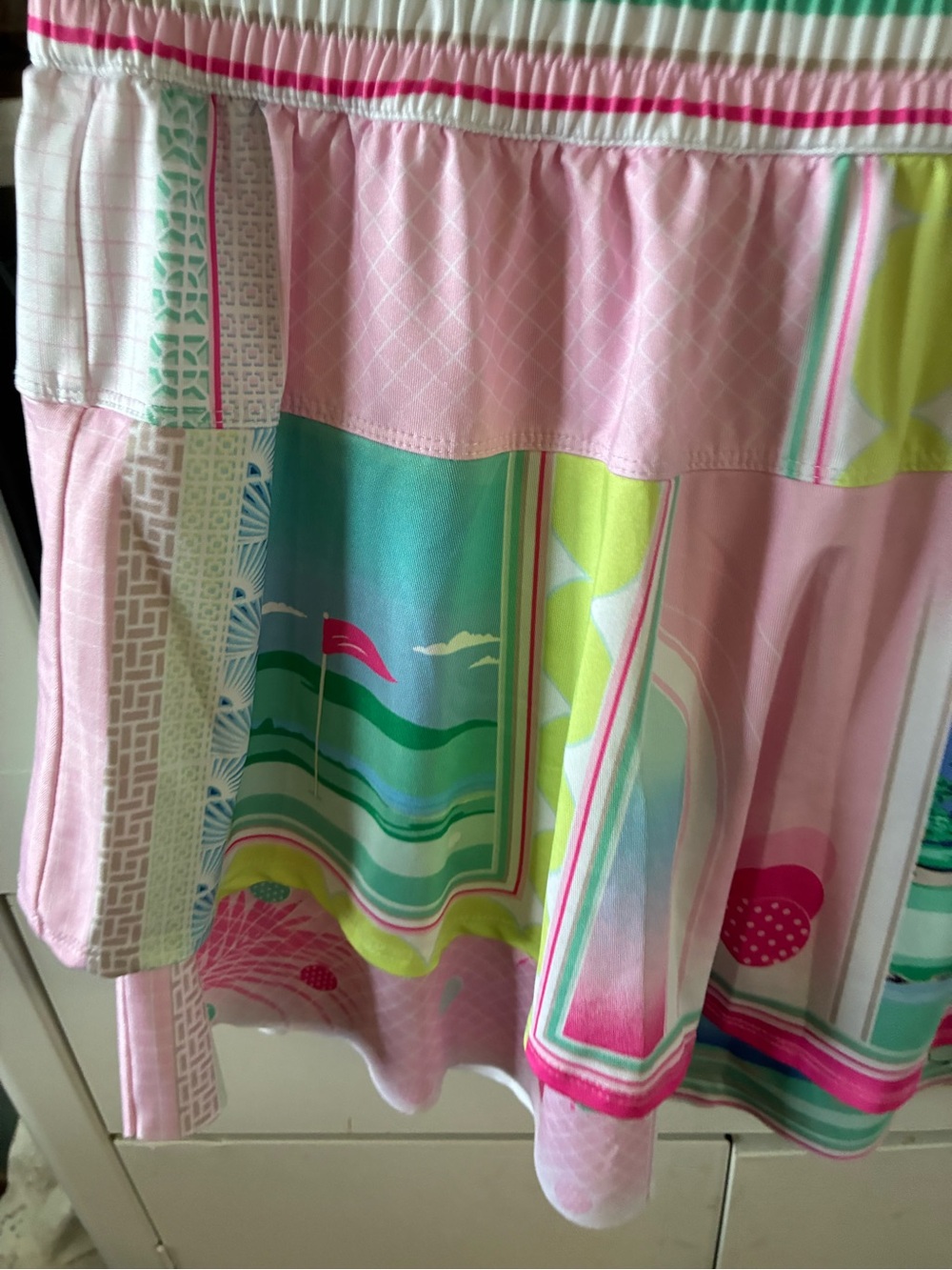 Lucky in Love sz S Women’s Pink Golf Patterned Summer Skort like new! - Picture 2 of 9